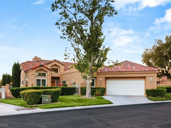 7943 Harbour Towne Avenue , Las Vegas, NV 89113