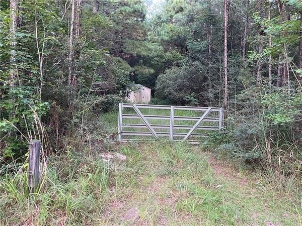 N MILL Road , Lacombe, LA 70445