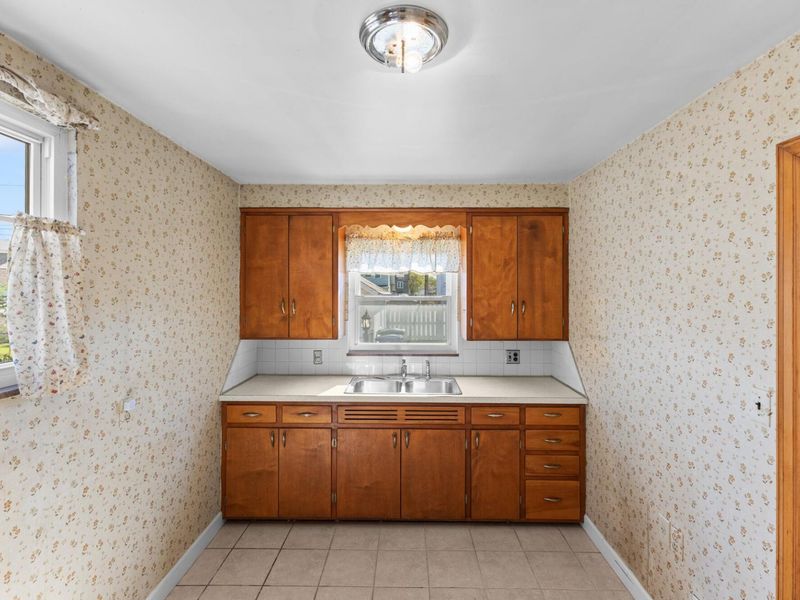 170 S Algonquin Avenue , Columbus, OH 43204 Photo 10