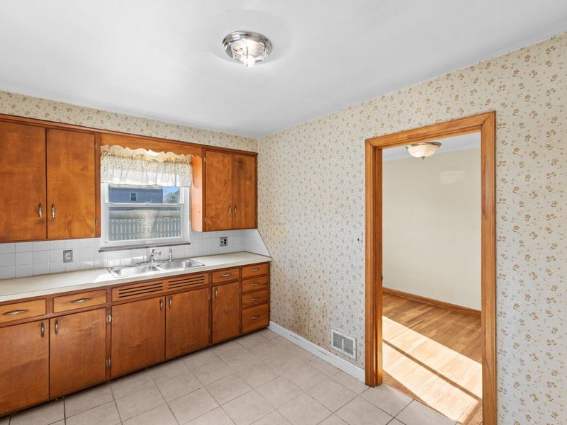 170 S Algonquin Avenue , Columbus, OH 43204 Photo 11