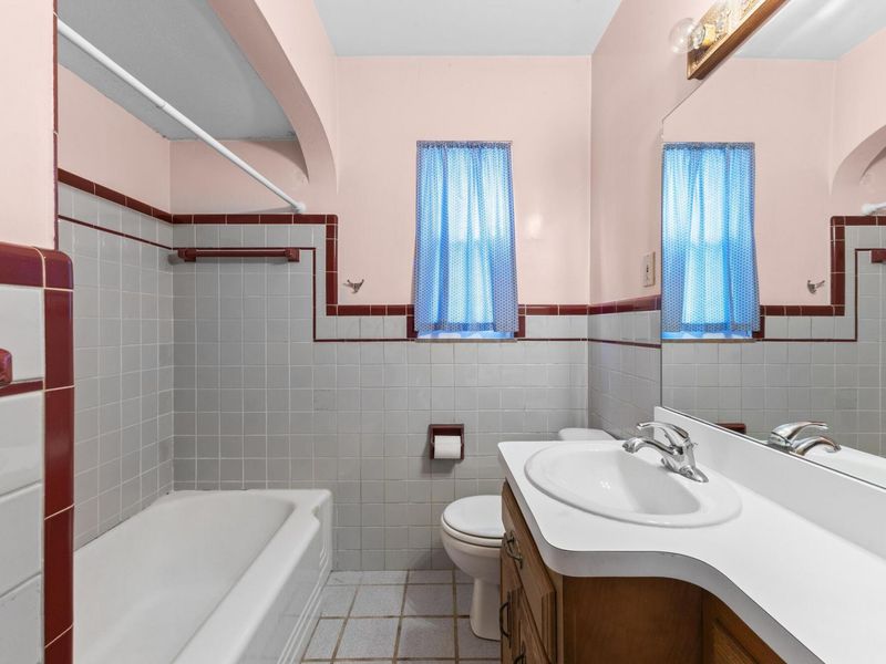 170 S Algonquin Avenue , Columbus, OH 43204 Photo 18