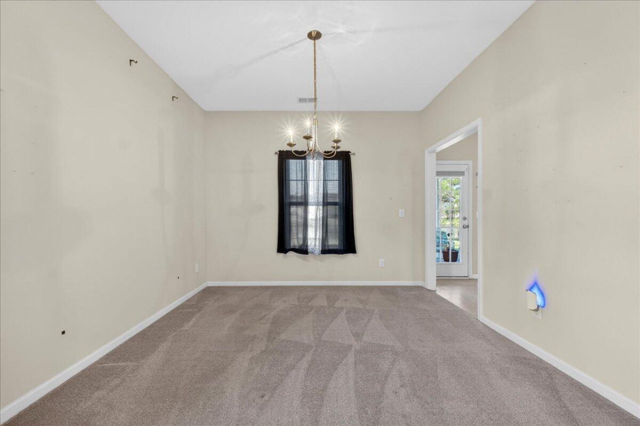 131 Charlesfort Way Photo 12