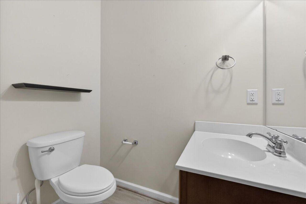 131 Charlesfort Way Photo 14