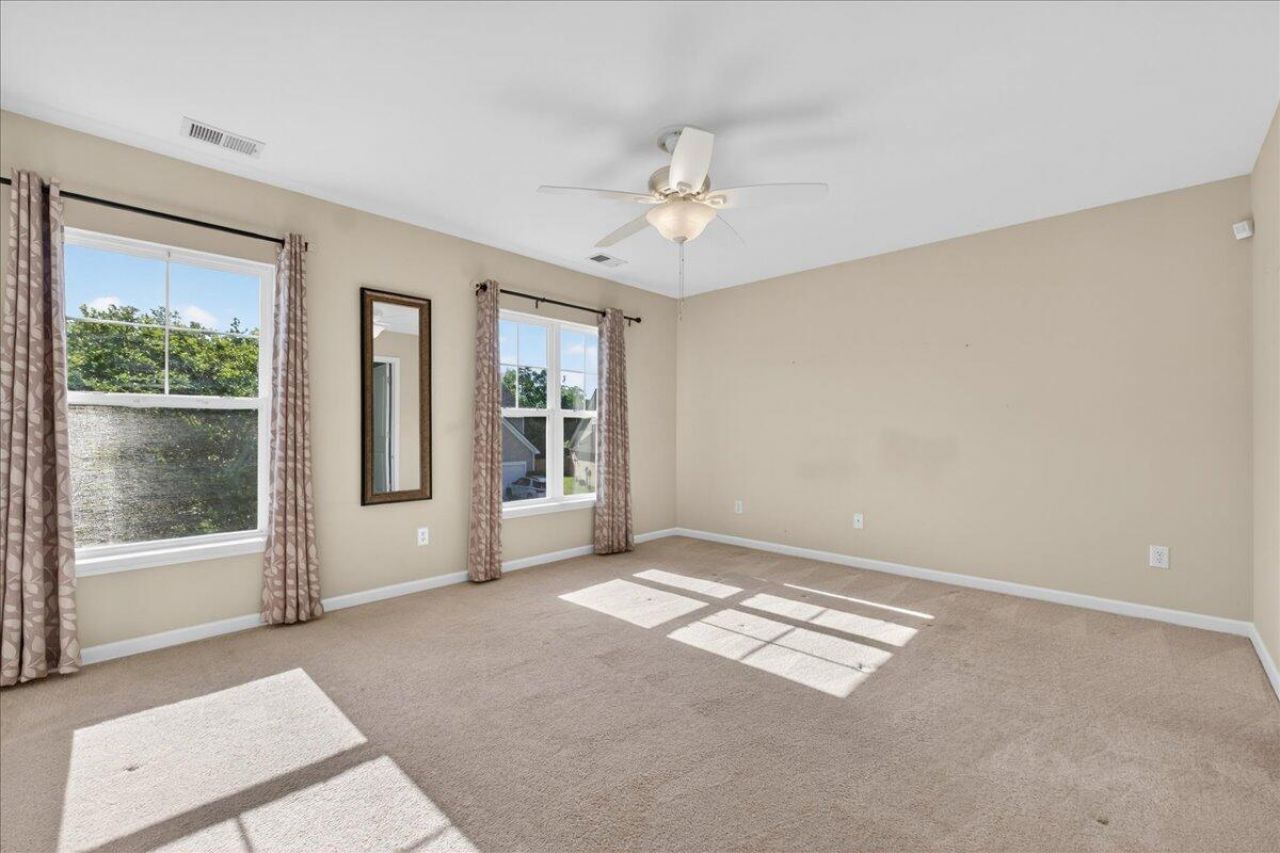 131 Charlesfort Way Photo 26