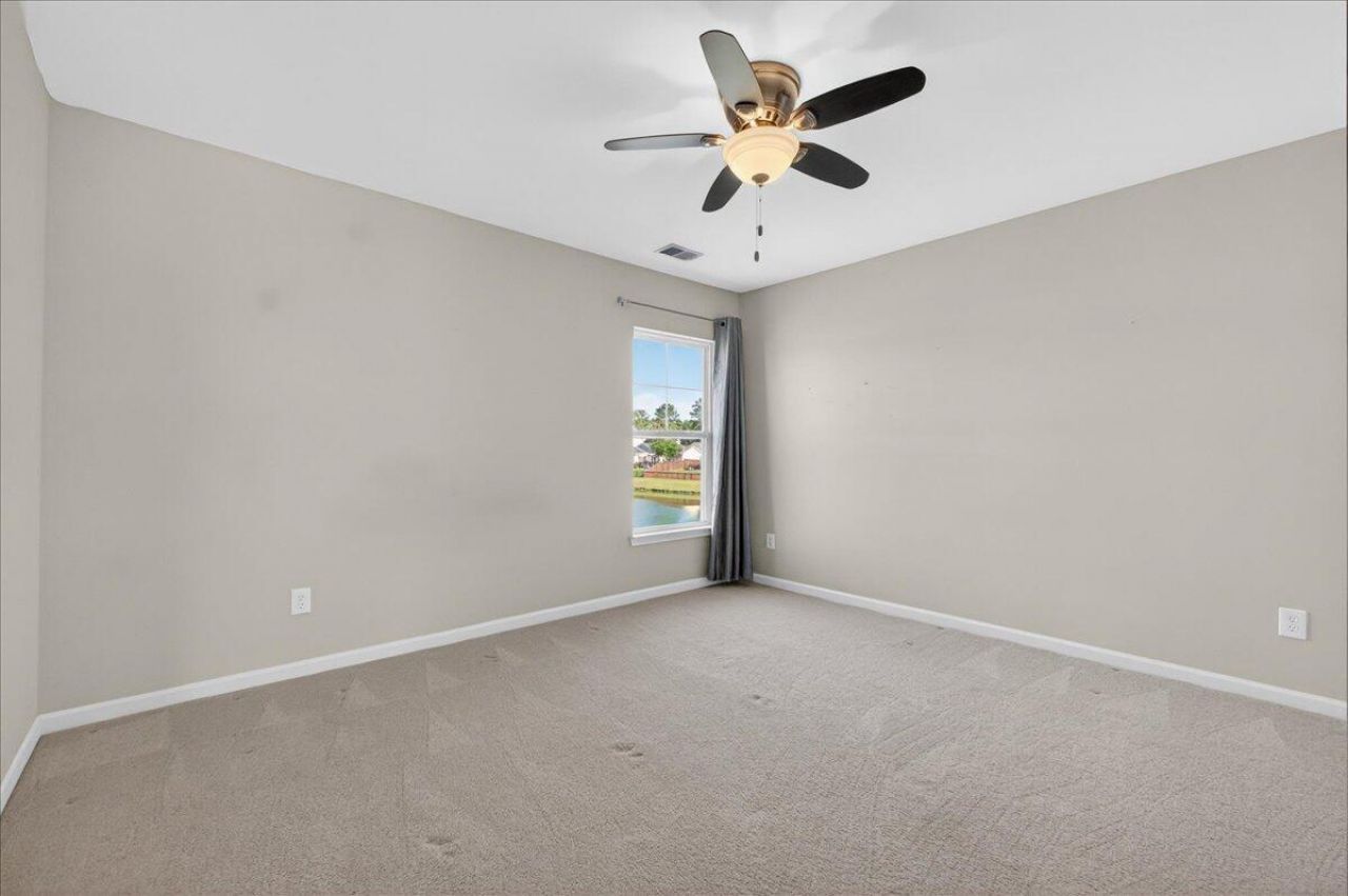 131 Charlesfort Way Photo 32