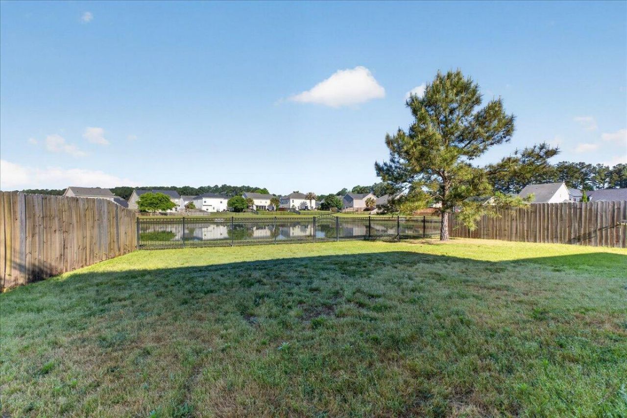 131 Charlesfort Way Photo 39
