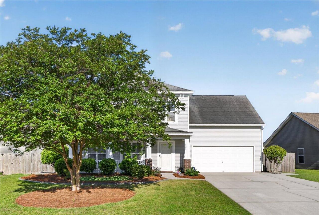 131 Charlesfort Way Photo 4