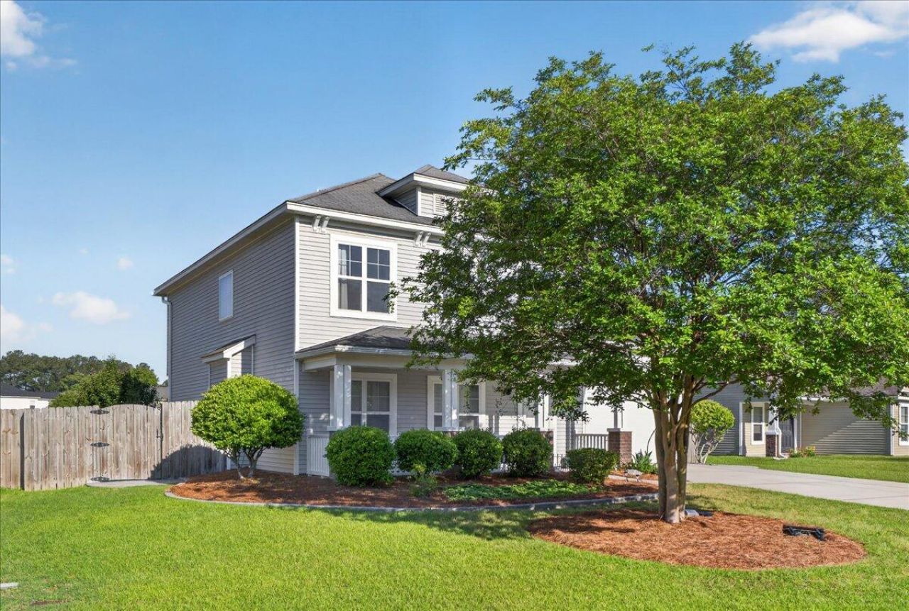 131 Charlesfort Way Photo 5