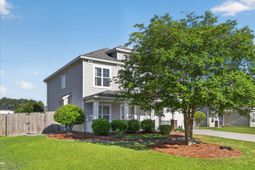 131 Charlesfort Way photo 4