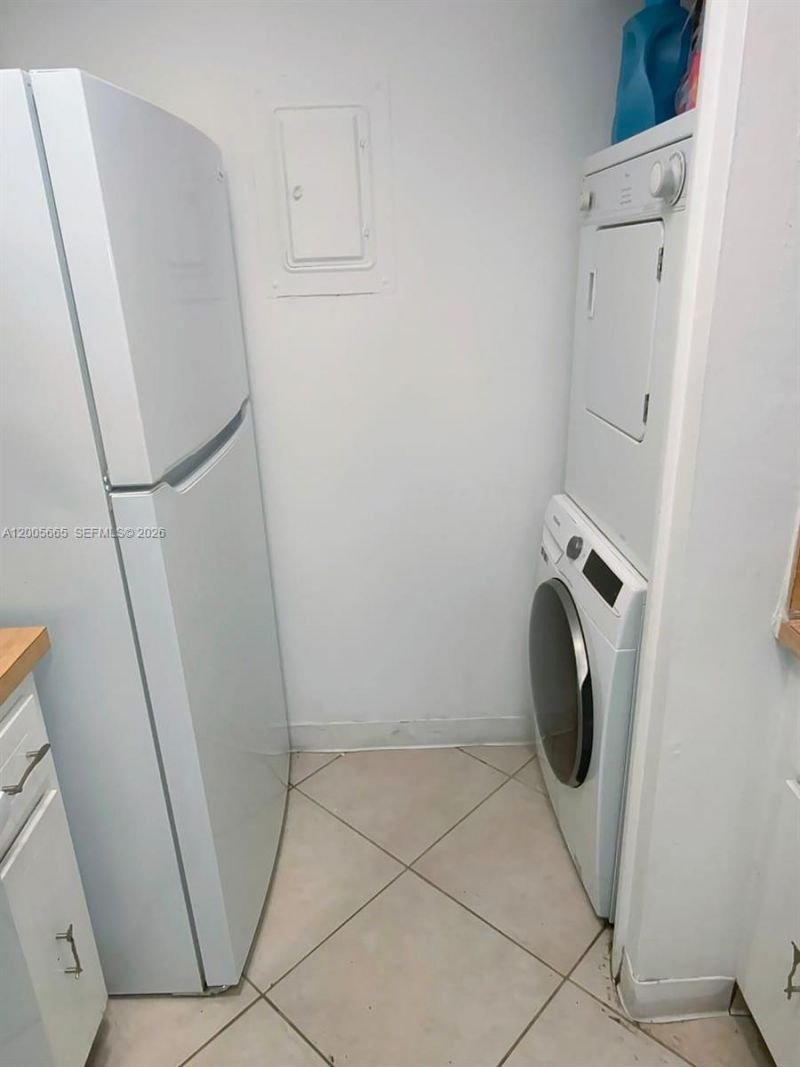 220 Lakeview Dr, Unit 203, Weston, FL 33326 Photo