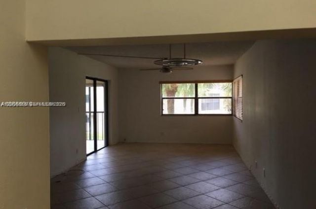 220 Lakeview Dr, Unit 203, Weston, FL 33326 Photo