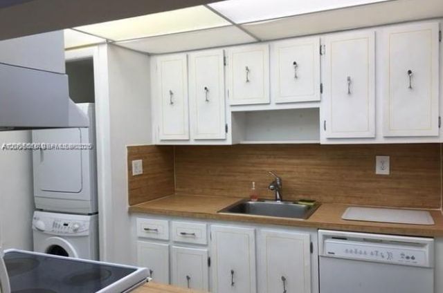 220 Lakeview Dr, Unit 203, Weston, FL 33326 Photo