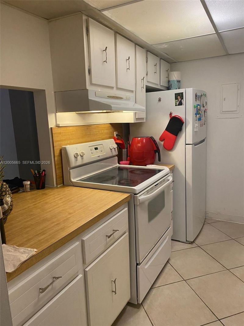 220 Lakeview Dr, Unit 203, Weston, FL 33326 Photo