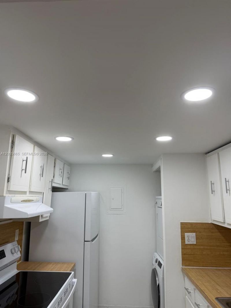 220 Lakeview Dr, Unit 203, Weston, FL 33326 Photo