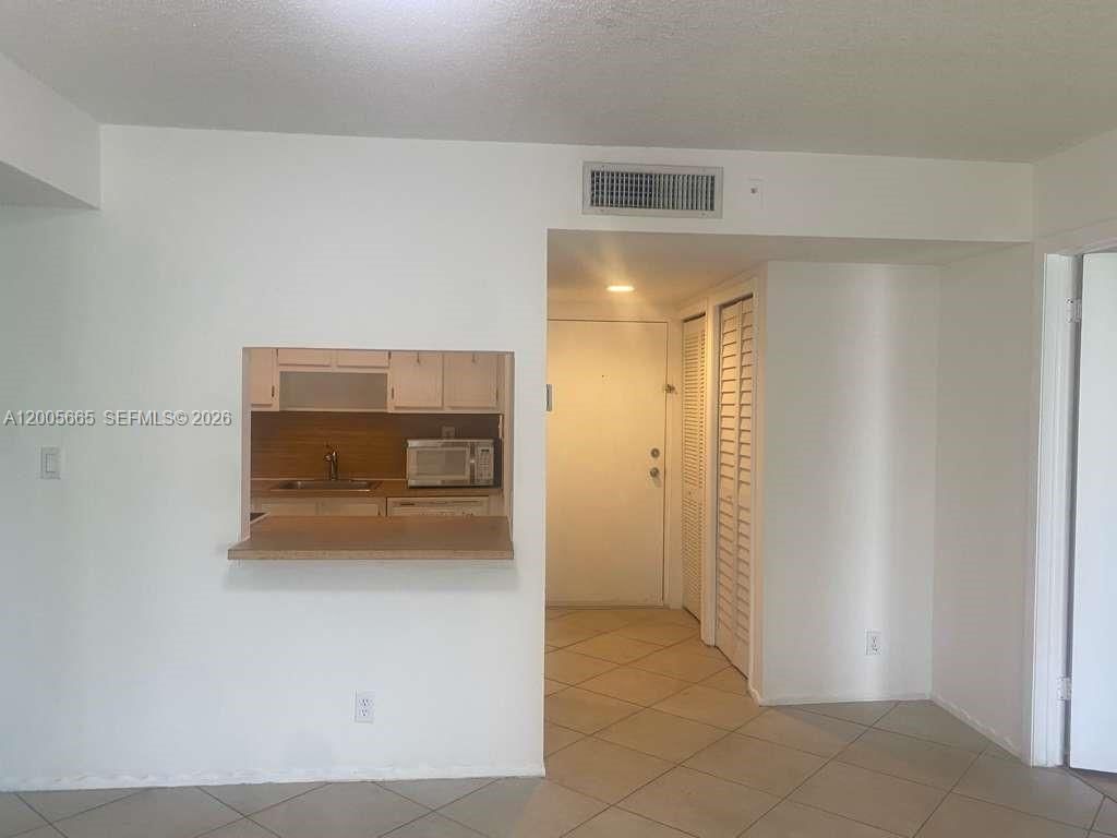 220 Lakeview Dr, Unit 203, Weston, FL 33326 Photo