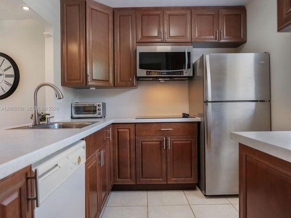 3506 NW 49th Ave , Unit 511, Lauderdale Lakes, FL 33319