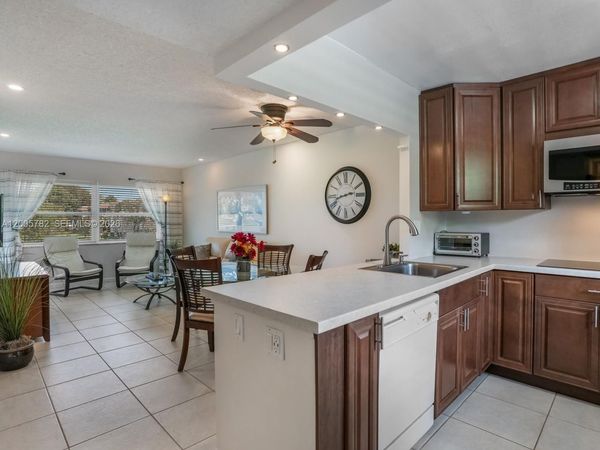 3506 NW 49th Ave , Unit 511, Lauderdale Lakes, FL 33319