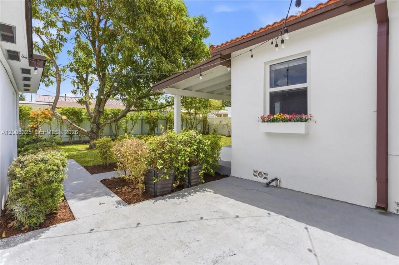 151 SW 51st Ct , Miami, FL 33134 Photo