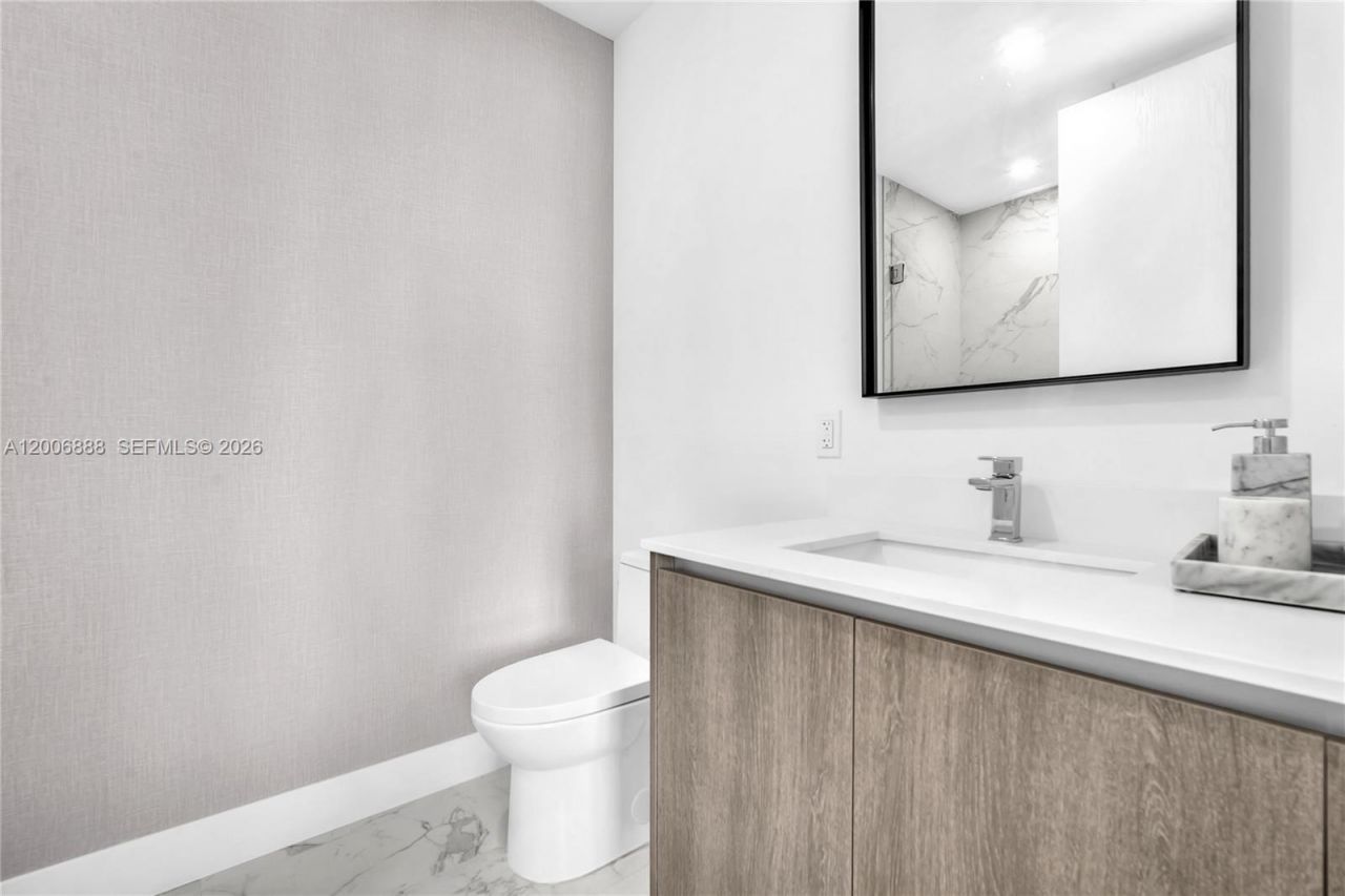 17550 Collins Ave, Unit 1002, Sunny Isles Beach, FL 33160 Photo