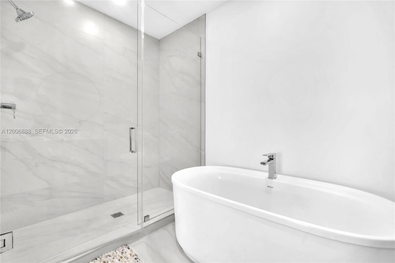 17550 Collins Ave, Unit 1002, Sunny Isles Beach, FL 33160 Photo