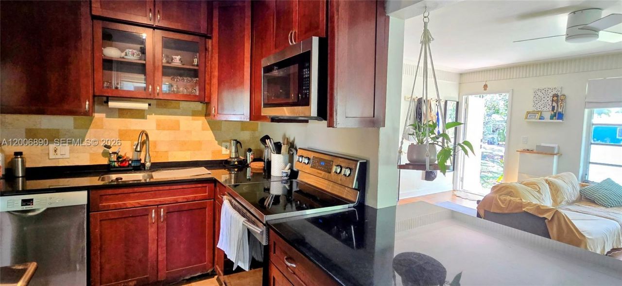 1135 NE 133rd St, North Miami, FL 33161 Photo