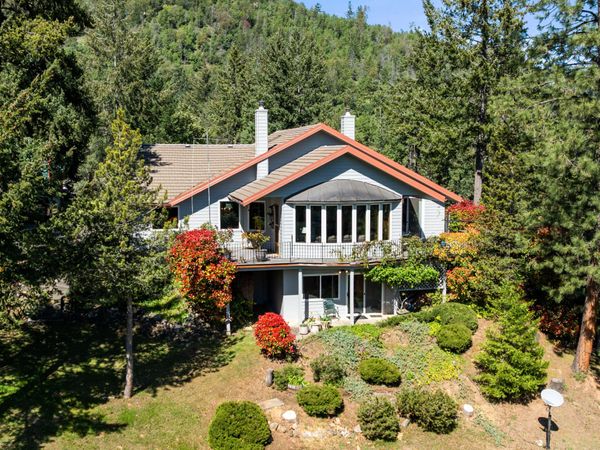 9302 Yank Gulch Road, Talent, OR 97540