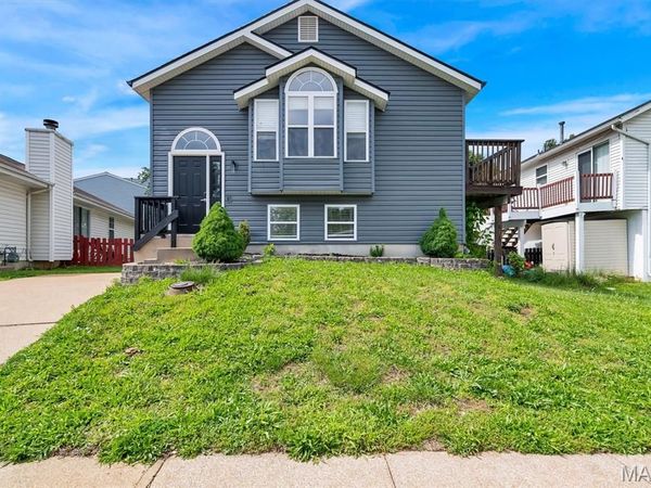 145 Glenbarr Court, Valley Park, MO 63088