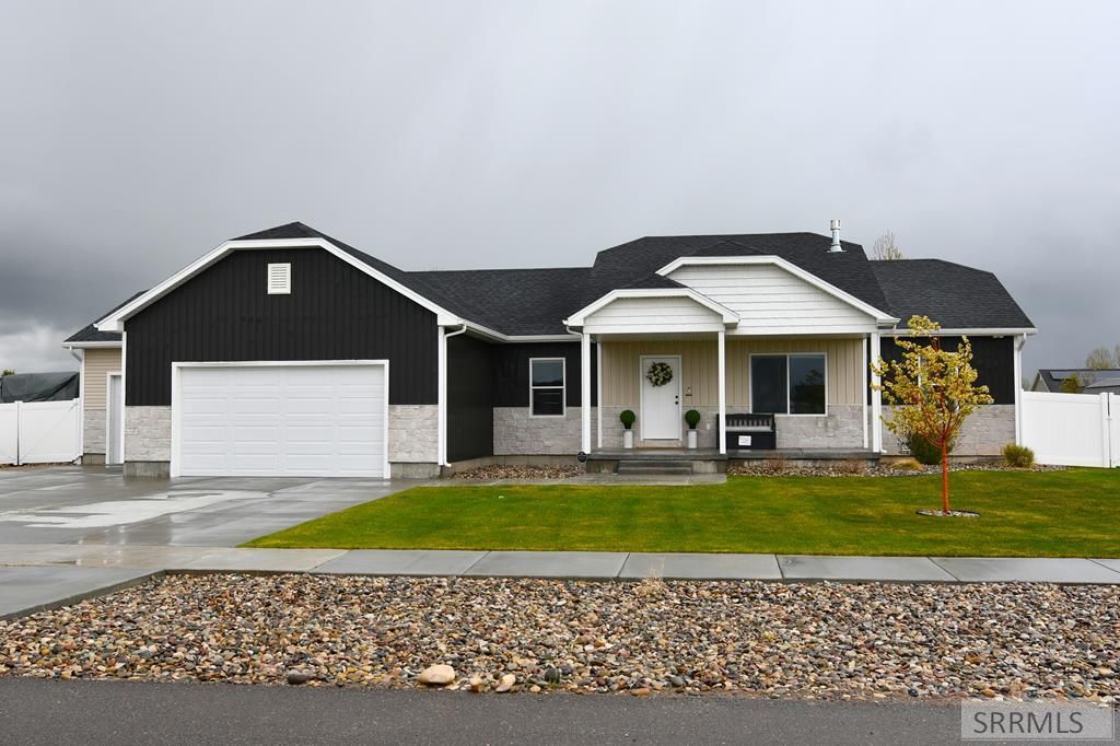 170 N 4046 E, Rigby, ID 83442 Main Photo
