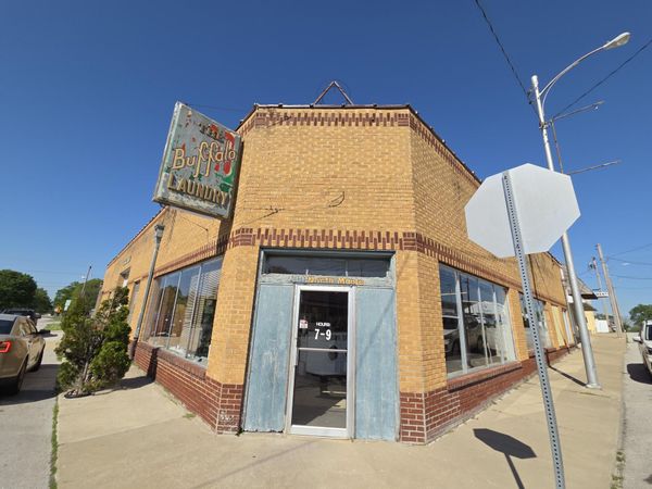 200 N Maple Street , Buffalo, MO 65622