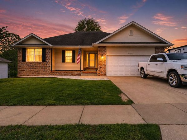 2004 E Lee Street , Republic, MO 65738