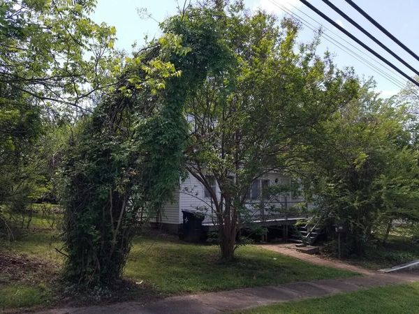 512 W Leyda Avenue , West Plains, MO 65775