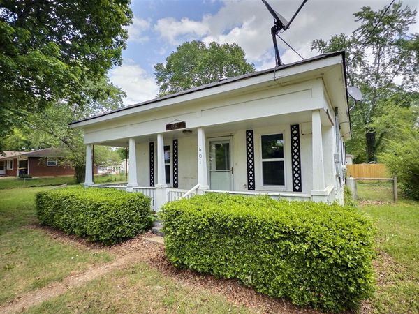 601 Elm Street , Van Buren, MO 63965
