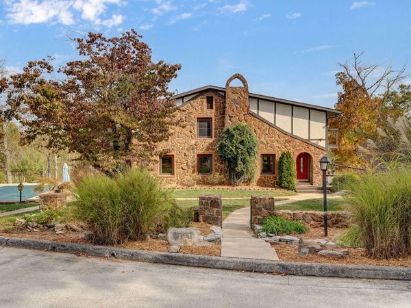 1100 E Robertson Street , Ozark, MO 65721