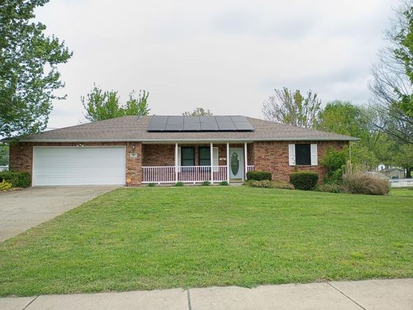 307 E Commercial Street, Pierce City, MO 65723