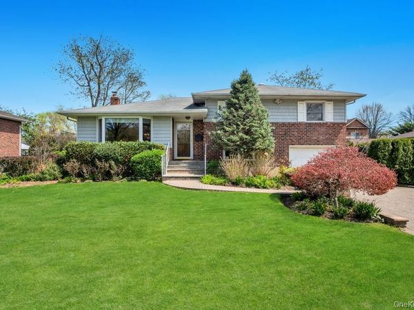 98 Larch Drive , Manhasset Hills, NY 11040