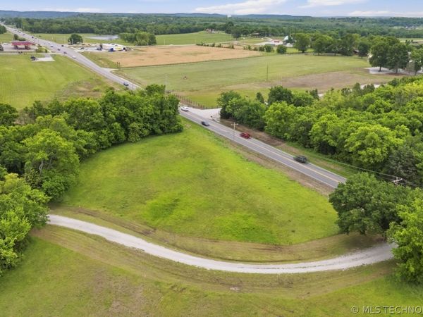 2 Holly Road , Claremore, OK 74019