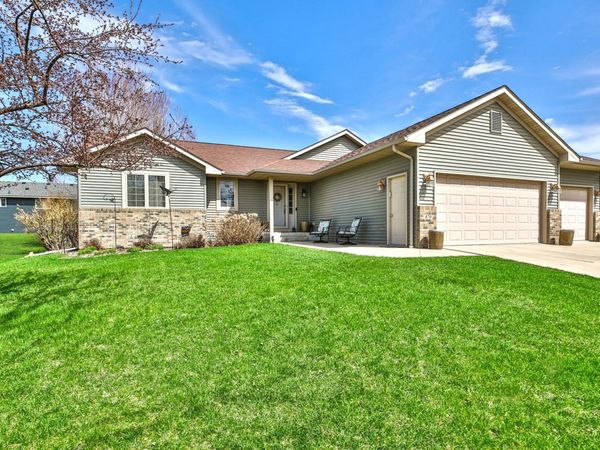 870 Brook Lane NE, Owatonna, MN 55060