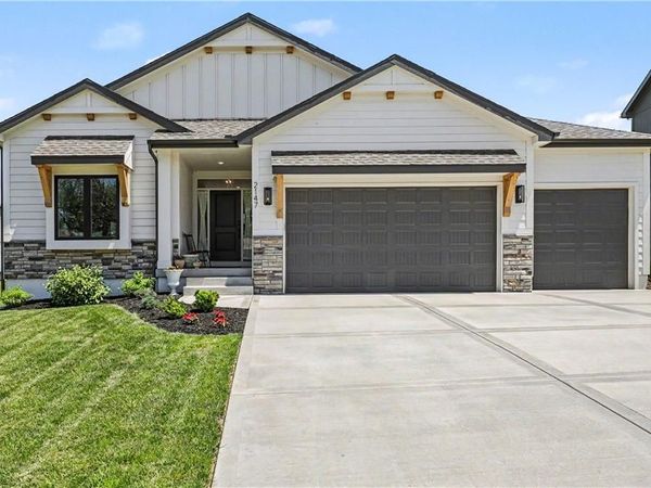 2147 Little Creek Court, Liberty, MO 64068