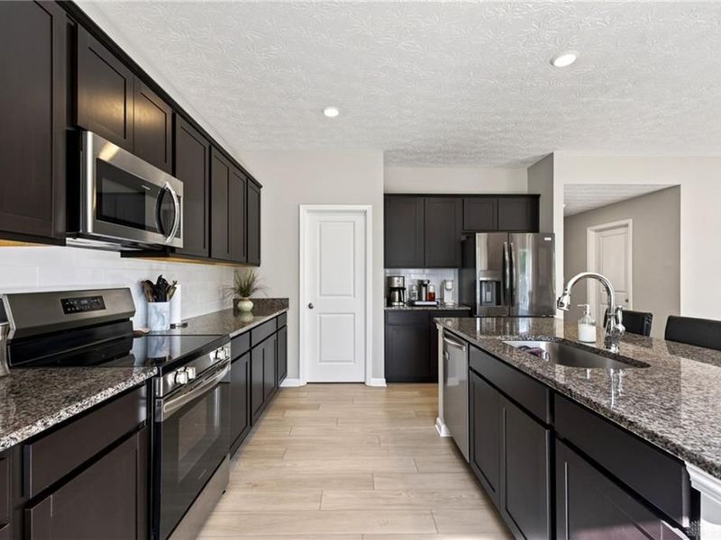 220 Scorsese Street, Springfield, OH 45505 Photo 3