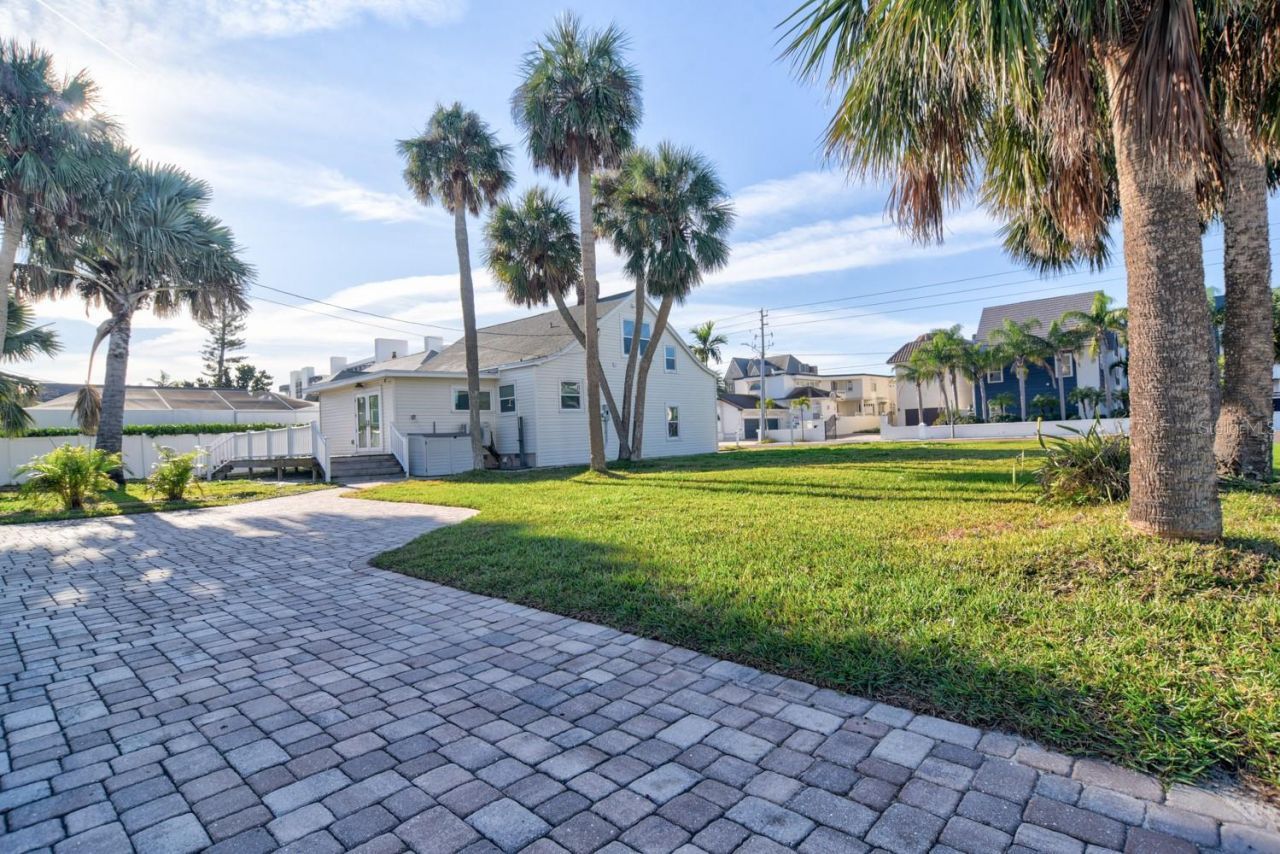 15565 Gulf Boulevard , Redington Beach, FL 33708 Photo