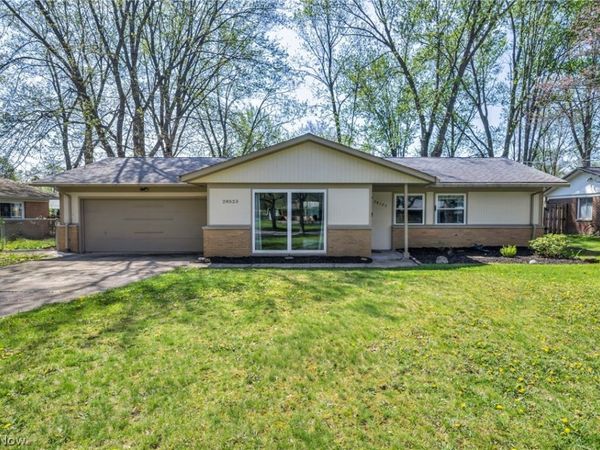 28523 Holly Drive , Olmsted Twp, OH 44070