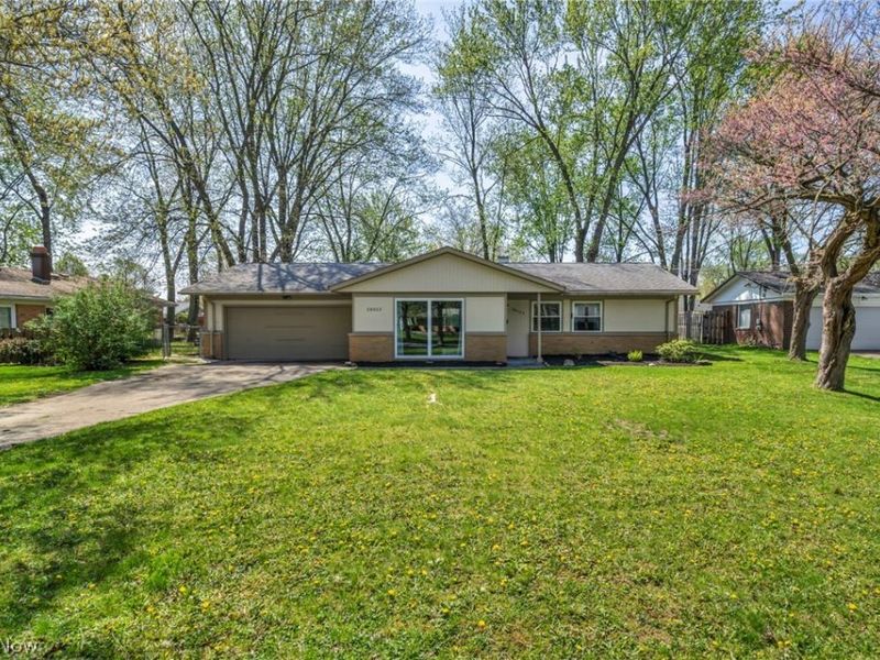 28523 Holly Drive , Olmsted Township, OH 44070 Photo 2