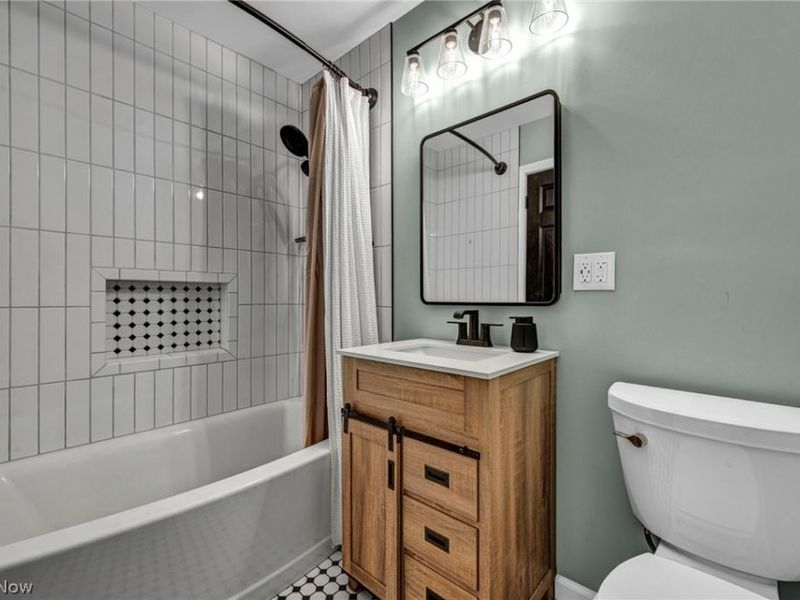 28523 Holly Drive , Olmsted Township, OH 44070 Photo 22