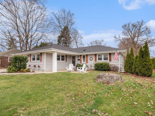 3804 Grove Avenue , McHenry, IL 60050