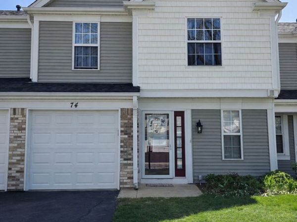 Unit 74, Streamwood, IL 60107