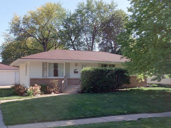 321 SE 9th Street , Ankeny, IA 50021