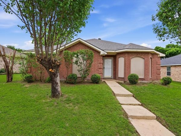 1220 Cedarcrest Drive , Mesquite, TX 75149