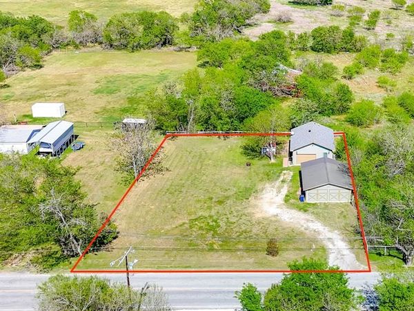 708 S Kerr Street , Blooming Grove, TX 76626