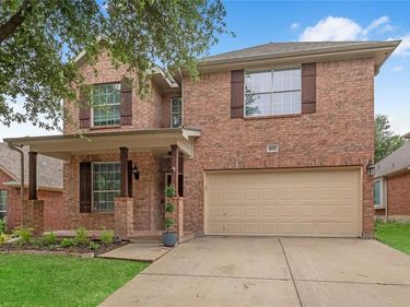 4952 Paddock Drive, Fort Worth, TX 76244
