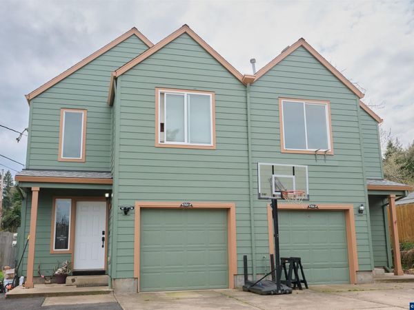 635 SW Pioneer Dr, Willamina, OR 97396